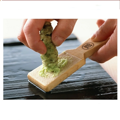 Le wasabi jaune-clair de sauce de soja saupoudre avec le paquet 1kg