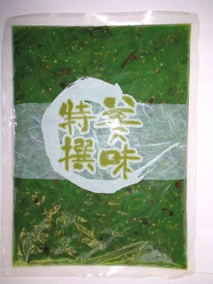 Salade surgelée naturelle de l'algue 1kg du Japon dans le sachet en plastique