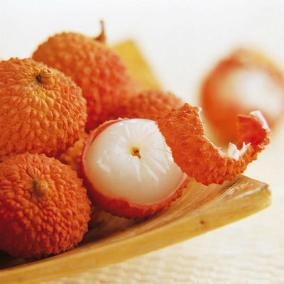 Le litchi a mis en boîte la totalité de litchi de légumes fruits/cassé en sirop léger